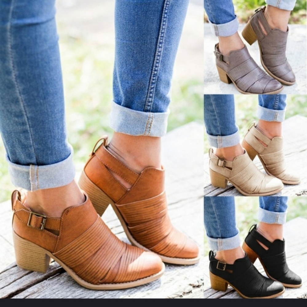 Ankle Boots/Buckled